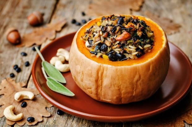 Stuffed pumpkin with rice and dried fruits 