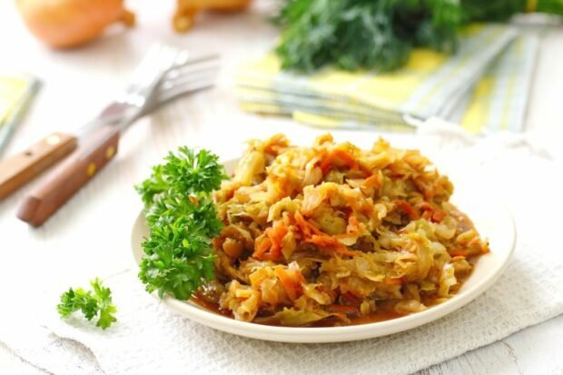 Vegetarian stewed cabbage