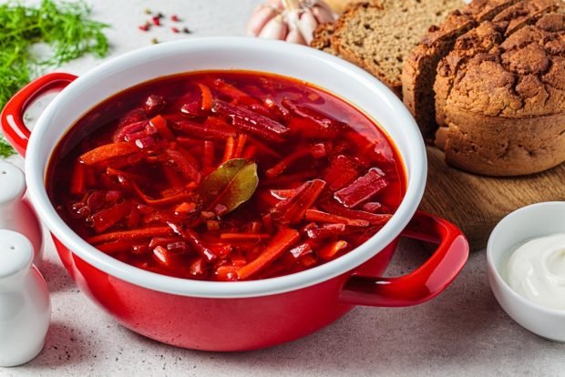 Ukrainian borscht with champignons is a simple and delicious recipe, how to cook step by step