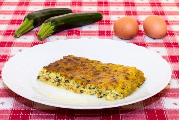 Zucchini casserole in a frying pan is a simple and delicious recipe, how to cook step by step