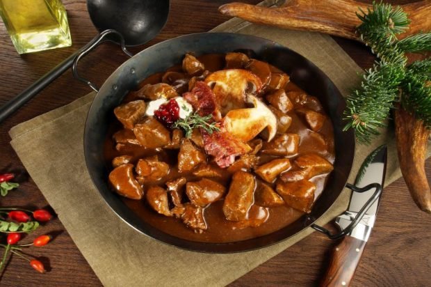 Beef goulash with mushrooms and bacon is a simple and delicious recipe, how to cook step by step