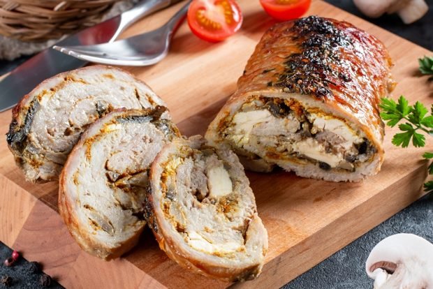 Pork roll with chicken and mushrooms is a simple and delicious recipe, how to cook step by step