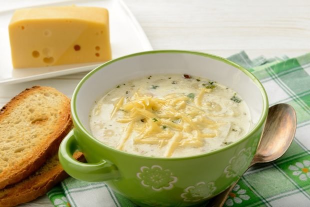 Potato soup with cheese is a simple and delicious recipe, how to cook step by step