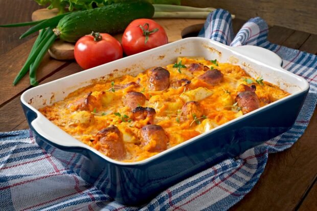 Potato casserole with sausages and pumpkin sauce – a simple and delicious recipe, how to cook step by step