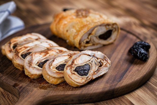 Chicken roll with prunes in foil – a simple and delicious recipe, how to cook step by step