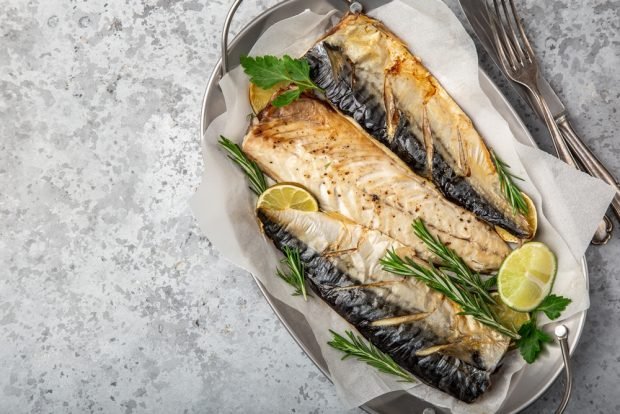 Mackerel with rosemary in the oven is a simple and delicious recipe for how to cook step by step