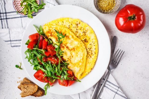 Omelet with sour cream in a slow cooker is a simple and delicious recipe, how to cook step by step