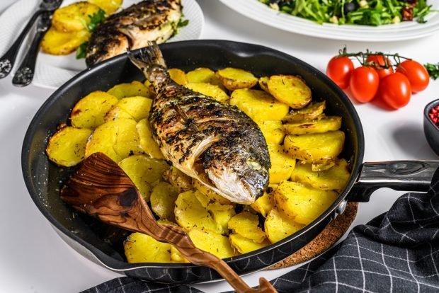 Dorado with potatoes in the oven is a simple and delicious recipe, how to cook step by step