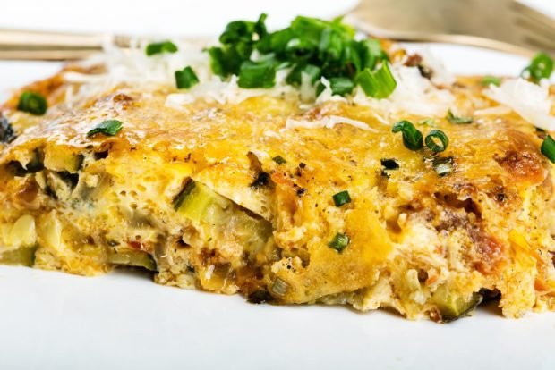 Zucchini casserole with green onion and egg is a simple and delicious recipe, how to cook step by step