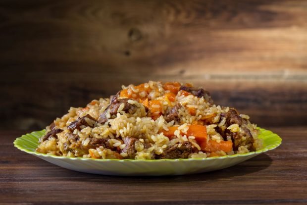 Pilaf on the grill in a cauldron is a simple and delicious recipe, how to cook step by step