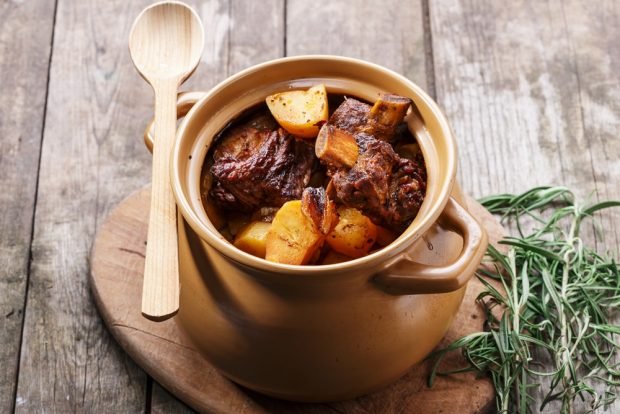 Beef ribs with sweet potatoes in pots – a simple and delicious recipe, how to cook step by step