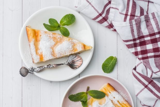 Cottage cheese casserole with powdered sugar is a simple and delicious recipe, how to cook step by step