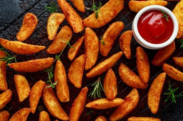 Rustic potatoes with paprika and ground pepper – a simple and delicious recipe, how to cook step by step