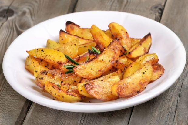 Rustic potatoes fried on lard is a simple and delicious recipe, how to cook step by step