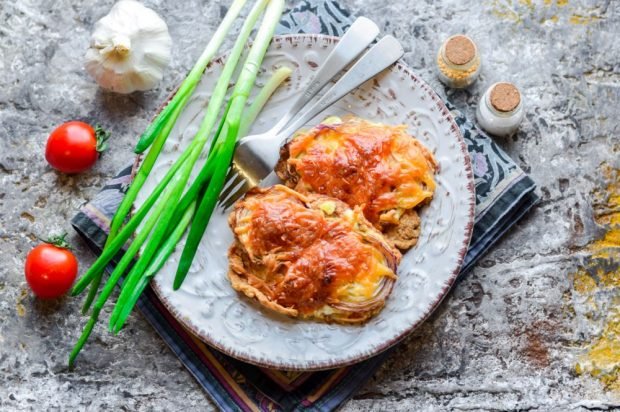 Beef chops with onions and cheese in the oven – a simple and delicious recipe, how to cook step by step