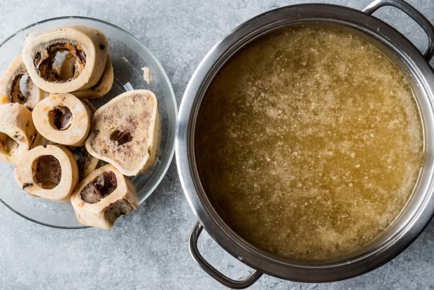 Beef bone broth is a simple and delicious recipe, how to cook step by step