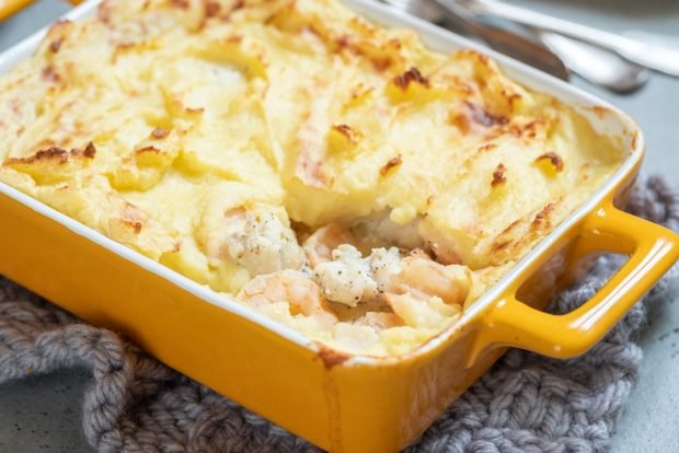 Potato casserole made of mashed potatoes with shrimp is a simple and delicious recipe, how to cook step by step