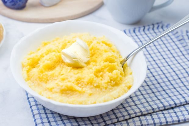 Corn porridge in a slow cooker with cream is a simple and delicious recipe, how to cook step by step