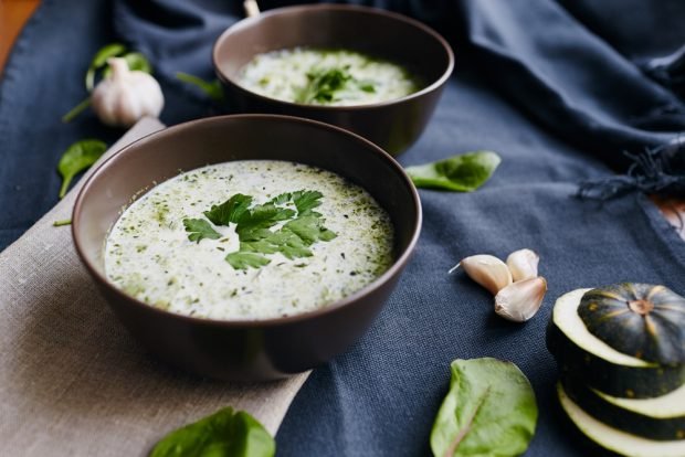 Zucchini cream soup with spinach and cream – a simple and delicious recipe, how to cook step by step