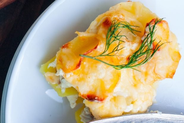 Potato casserole with cod in a slow cooker is a simple and delicious recipe for cooking step by step