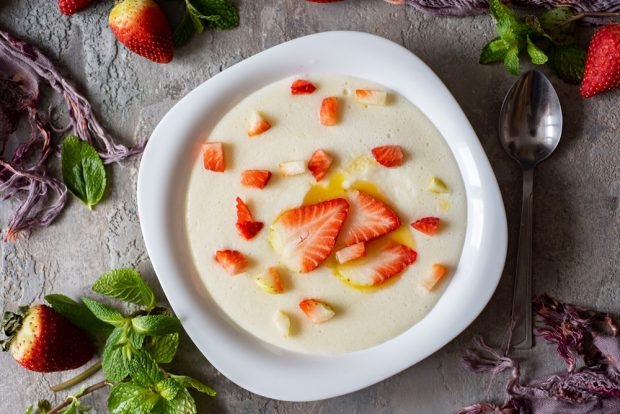 Sweet semolina porridge in a slow cooker is a simple and delicious recipe for how to cook step by step