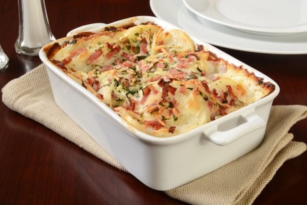 Potato casserole with ham and herbs is a simple and delicious recipe, how to cook step by step