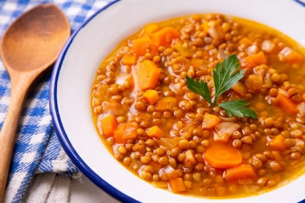 Lentil soup with carrots is a simple and delicious recipe, how to cook step by step