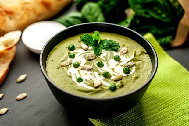 Spinach and broccoli puree soup is a simple and delicious recipe, how to cook step by step