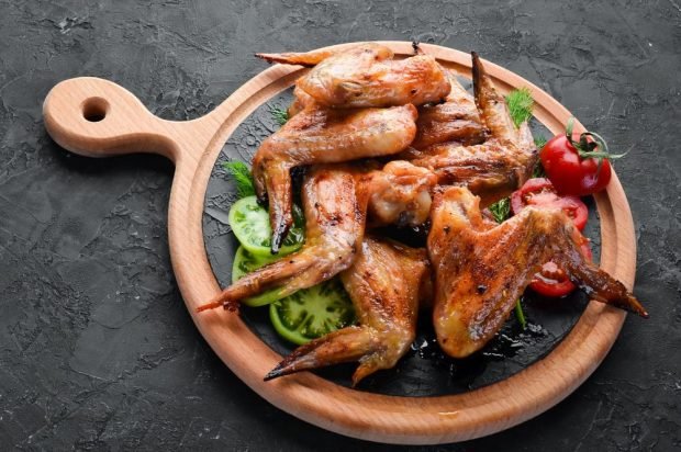 Chicken wings with ginger and garlic in the oven is a simple and delicious recipe, how to cook step by step