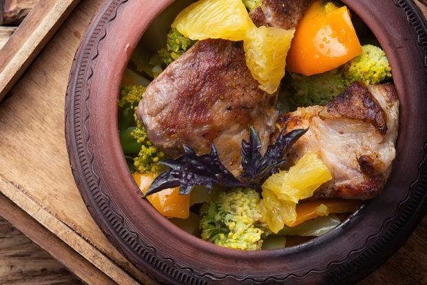 Beef with broccoli in pots is a simple and delicious recipe, how to cook step by step