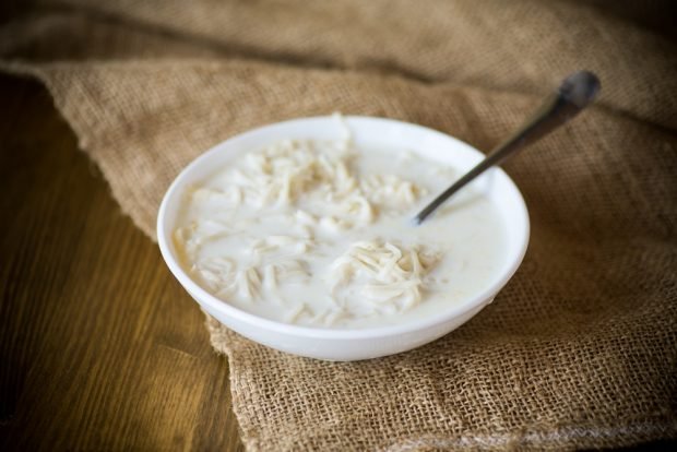 Sweet milk soup for breakfast is a simple and delicious recipe, how to cook step by step