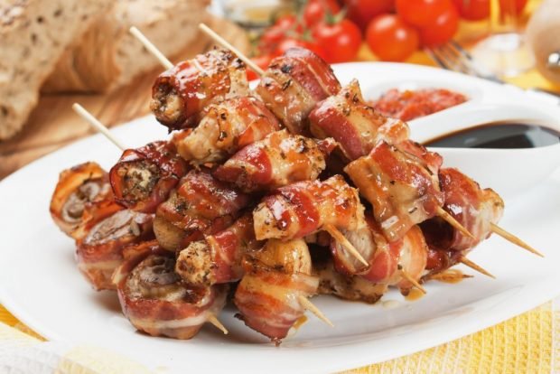 Mushrooms on the grill with bacon and cheese – a simple and delicious recipe, how to cook step by step