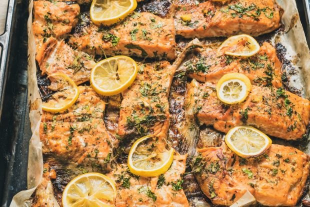 Baked salmon with herbs in the oven – a simple and delicious recipe, how to cook step by step