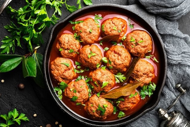 Meatballs in tomato juice – a simple and delicious recipe, how to cook step by step