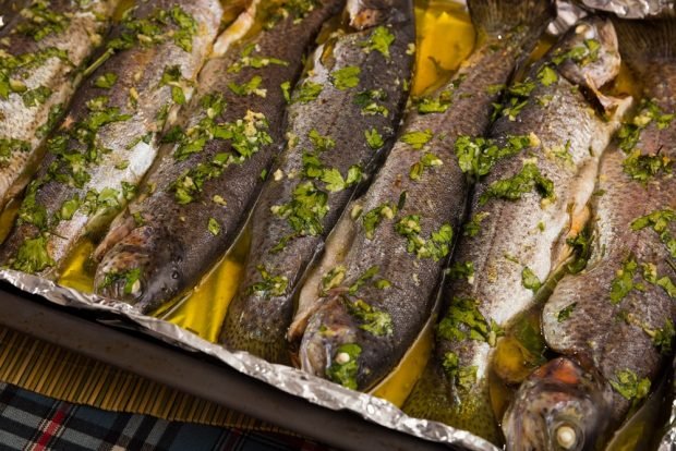 Trout with herbs in the oven – a simple and delicious recipe, how to cook step by step