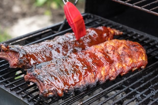 Pickled pork ribs on coals – a simple and delicious recipe, how to cook step by step