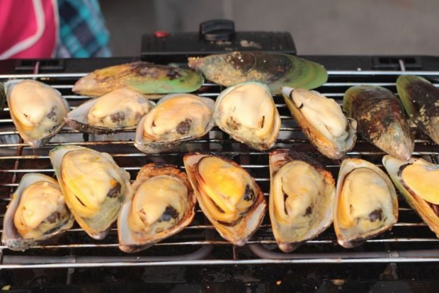 Mussels on the grill – a simple and delicious recipe, how to cook step by step