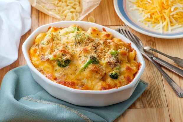 Casserole with tuna, pasta and broccoli is a simple and delicious recipe, how to cook step by step