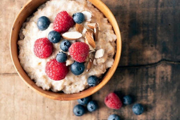 Wheat porridge with milk in a slow cooker is a simple and delicious recipe for cooking step by step