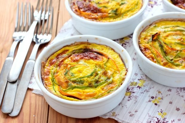 Zucchini casserole with carrots is a simple and delicious recipe, how to cook step by step