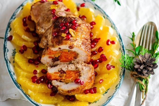 Turkey roll with exotic fruits is a simple and delicious recipe how to cook step by step