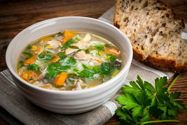 Chicken soup with rice is a simple and delicious recipe, how to cook step by step