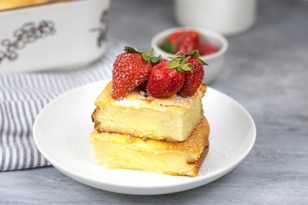 Cottage cheese casserole with oatmeal in a frying pan