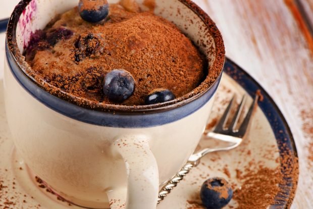 Cottage cheese casserole with blueberries and cocoa