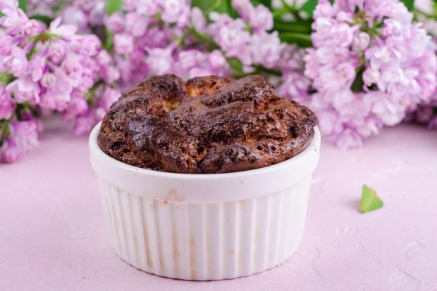 Chocolate cottage cheese casserole in the microwave