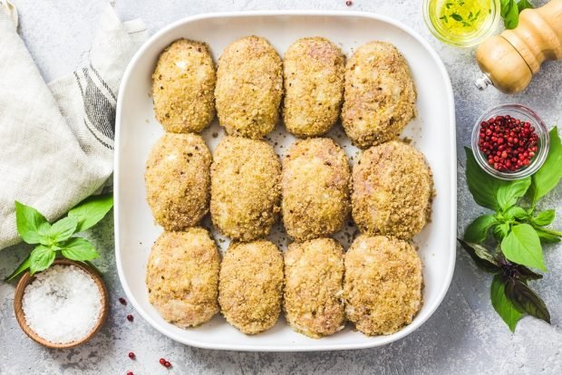 Chicken cutlets in breadcrumbs in the oven – a simple and delicious recipe, how to cook step by step