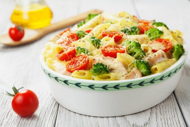 Pasta casserole with chicken and vegetables is a simple and delicious recipe how to cook step by step