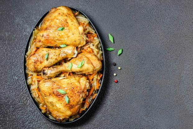 Chicken legs with cabbage is a simple and delicious recipe, how to cook step by step