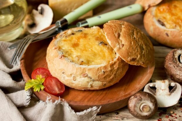 Casserole with champignons in bread is a simple and delicious recipe, how to cook step by step