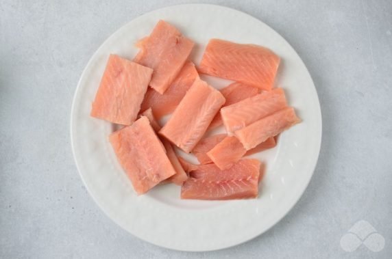 Salmon and potato pies: photo of recipe preparation, step 1